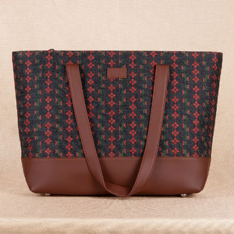 Discounted Designer Bags For Clearance Sale Shobha Niwas Lotus Motif Shoulder Tote Bag Discounted Designer Bags For Clearance Sale Shobha Niwas Lotus Motif Shoulder Tote Bag